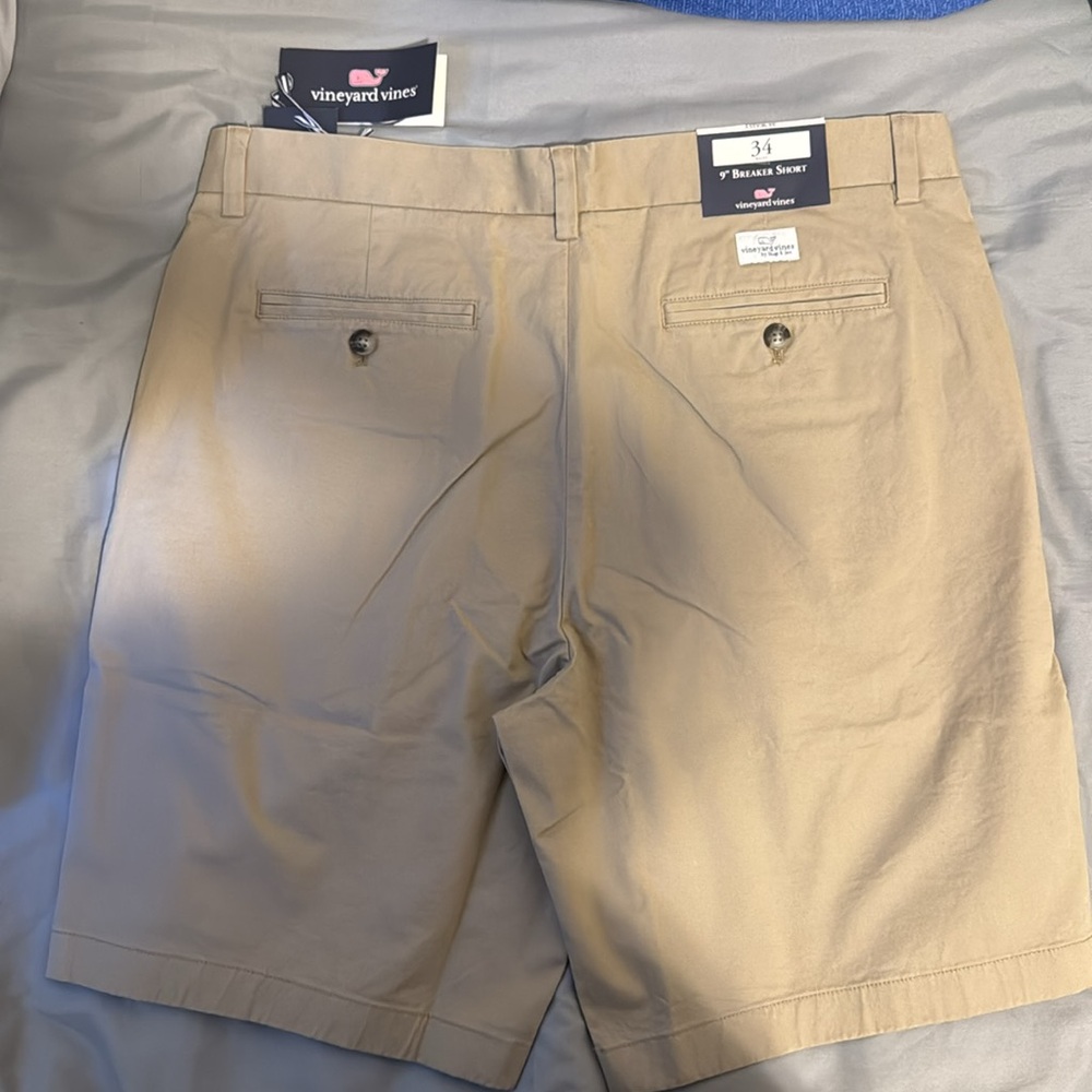 NWT Vineyard Vines Men’s 9” Breaker Shorts – Size 34 Khaki - Picture 3 of 4